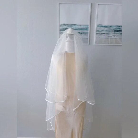 Satin Trim Knee Length Wedding Veil main image 7